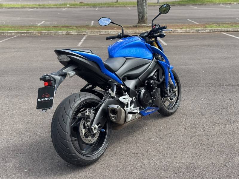 SUZUKI - GSX - 2015/2016 - Azul - R$ 53.900,00