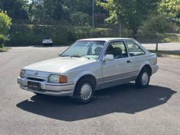 FORD - ESCORT - 1995/1995 - Cinza - R$ 20.000,00