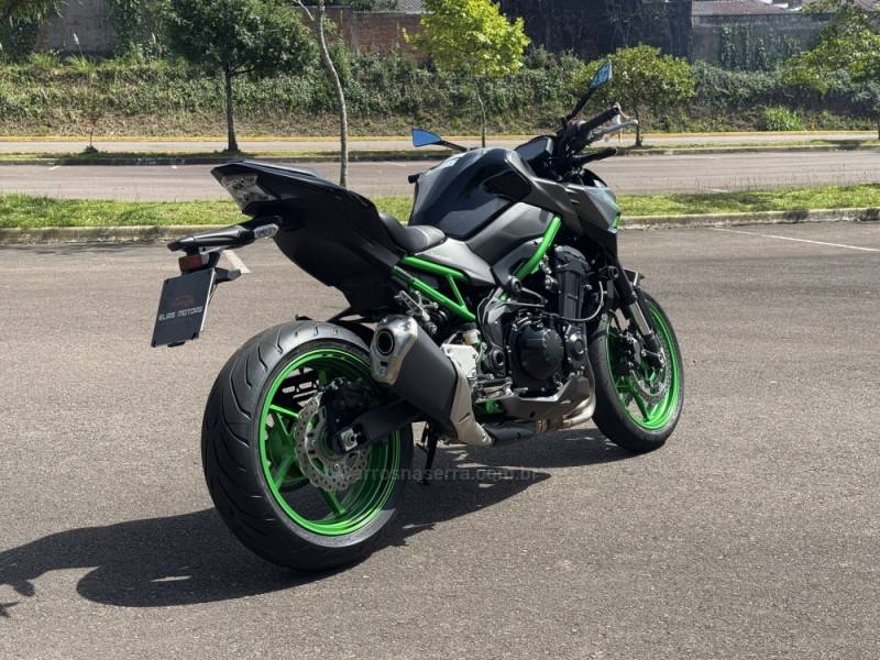 KAWASAKI - Z900 - 2023/2023 - Verde - R$ 58.700,00