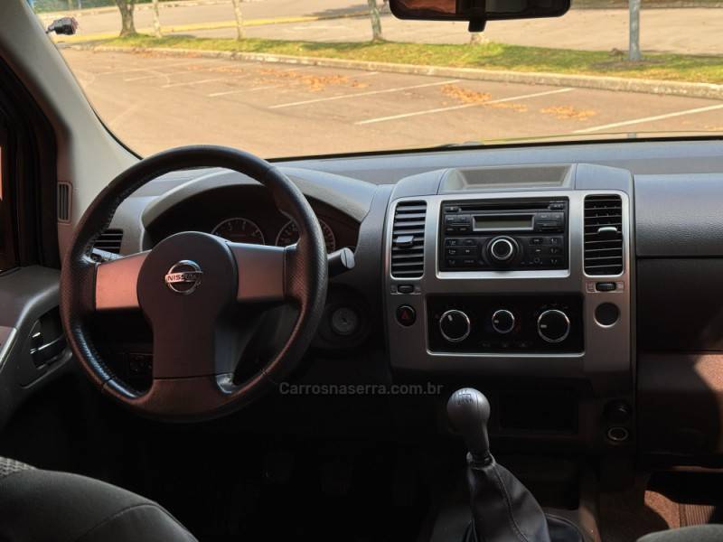 NISSAN - FRONTIER - 2015/2015 - Preta - R$ 109.900,00