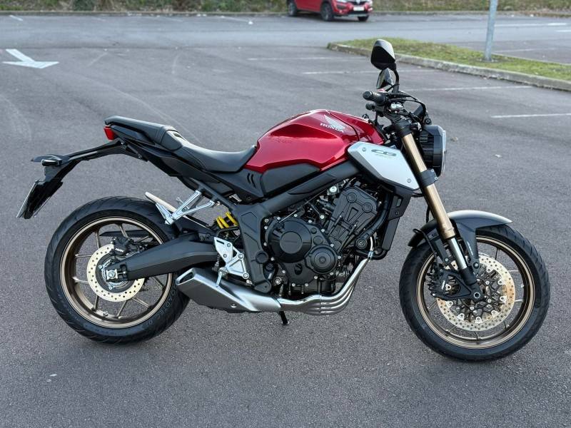 HONDA - CB 650R - 2020/2020 - Vermelha - R$ 49.900,00