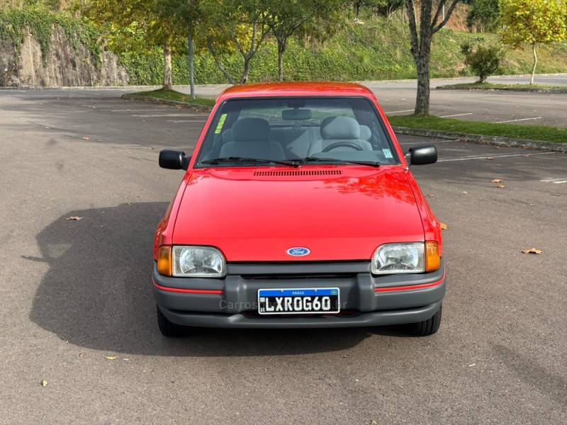 FORD - ESCORT - 1994/1995 - Vermelha - R$ 35.900,00