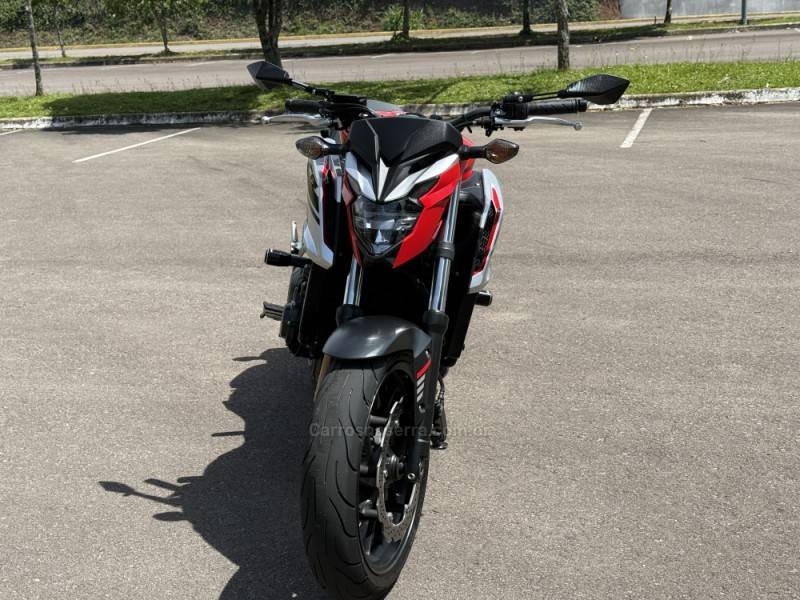 HONDA - CB 650 - 2017/2018 - Vermelha - R$ 45.000,00