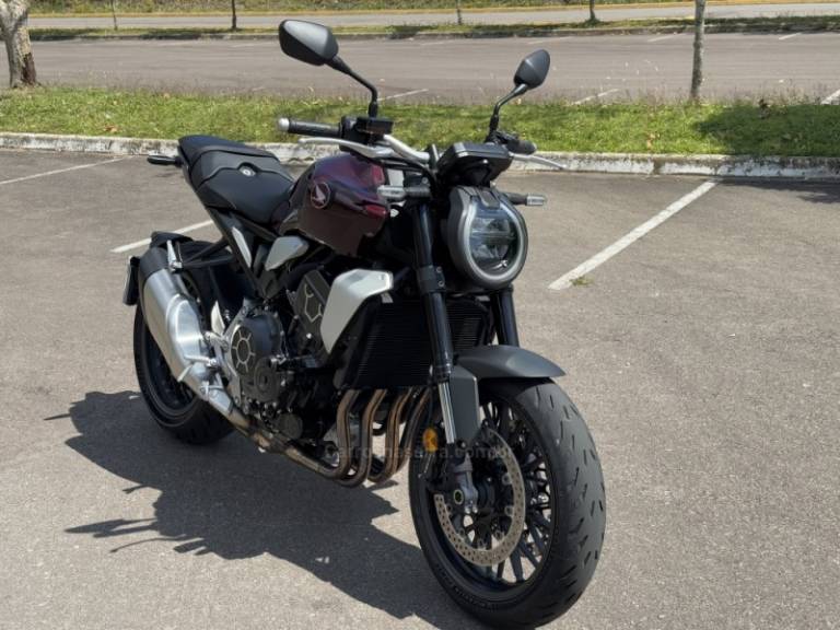 HONDA - CB 1000R - 2023/2024 - Vermelha - R$ 78.900,00