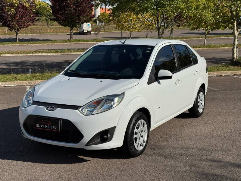 FORD - FIESTA - 2013/2014 - Branca - R$ 39.900,00