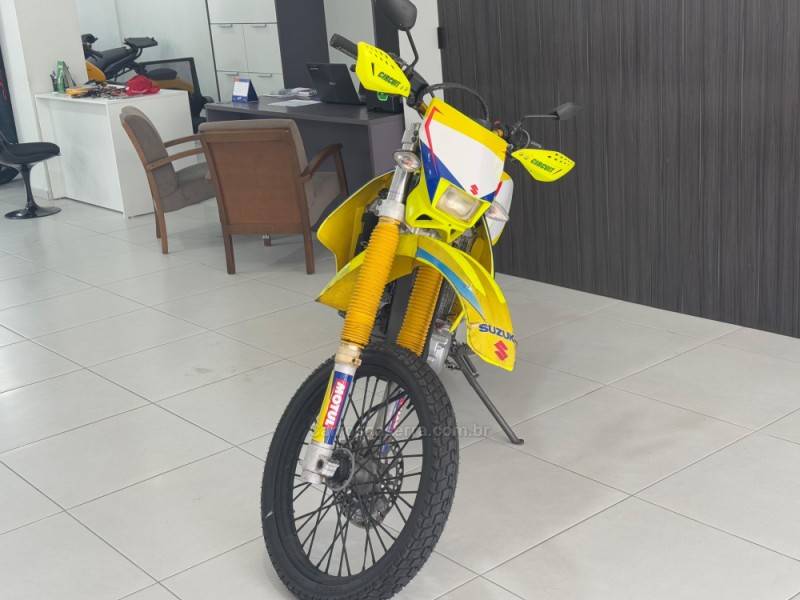 SUZUKI - DR-Z 400E - 2003/2003 - Amarela - R$ 18.900,00