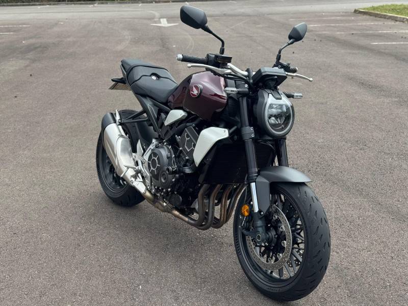 HONDA - CB 1000R - 2023/2024 - Vinho - R$ 73.900,00
