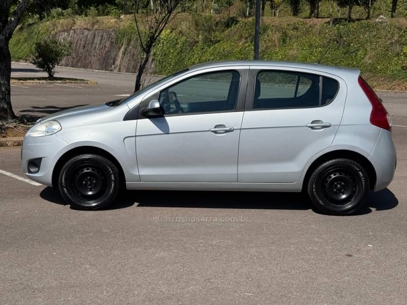 FIAT - PALIO - 2013/2014 - Prata - R$ 42.500,00