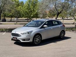 FORD - FOCUS - 2015/2016 - Prata - R$ 73.000,00