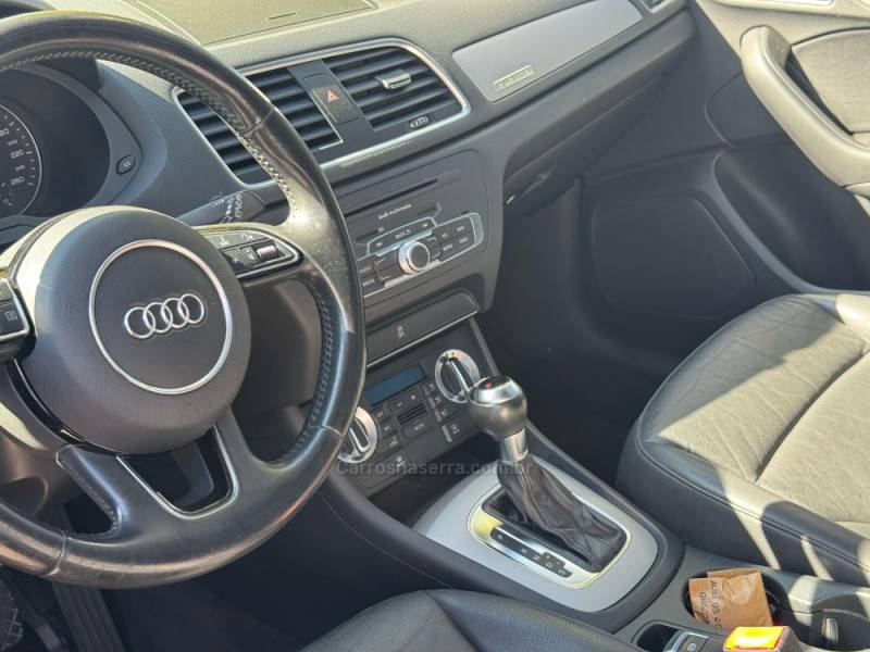 AUDI - Q3 - 2015/2015 - Preta - R$ 92.500,00
