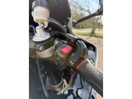 YAMAHA - YZF - 2012/2013 - Branca - R$ 46.900,00