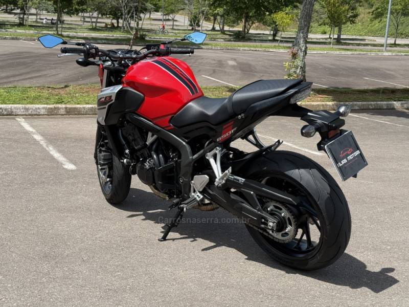 HONDA - CB 650 - 2017/2018 - Vermelha - R$ 45.000,00