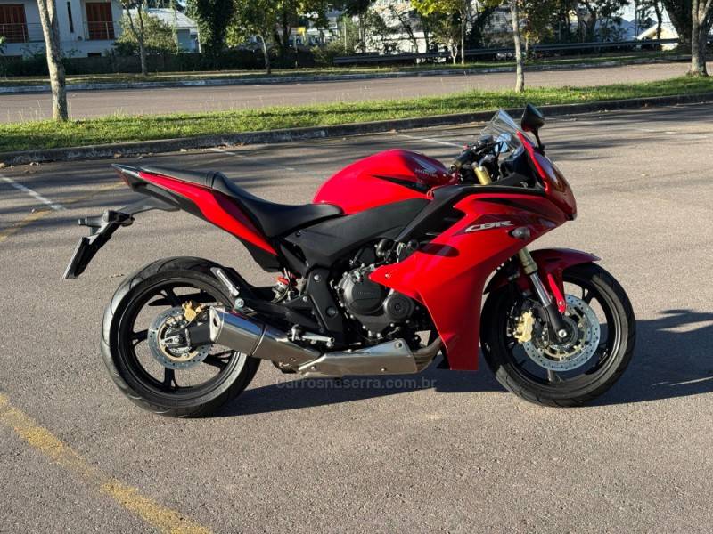 HONDA - CBR 600F - 2014/2014 - Vermelha - R$ 44.900,00
