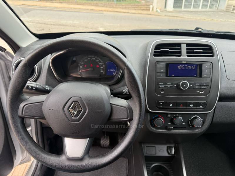 RENAULT - KWID - 2021/2022 - Prata - R$ 48.900,00