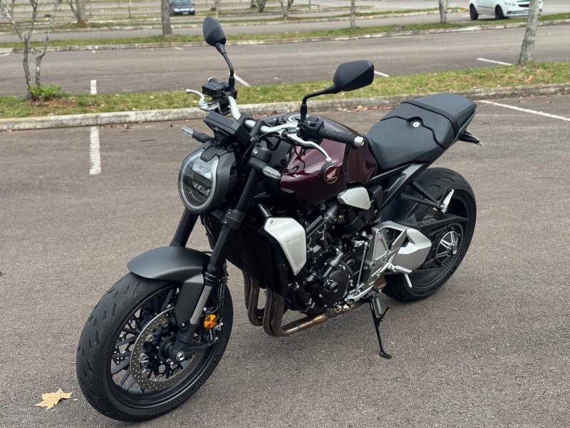 HONDA - CB 1000R - 2023/2024 - Vinho - R$ 73.900,00