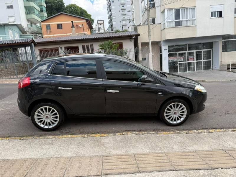 FIAT - BRAVO - 2012/2012 - Preta - R$ 47.900,00