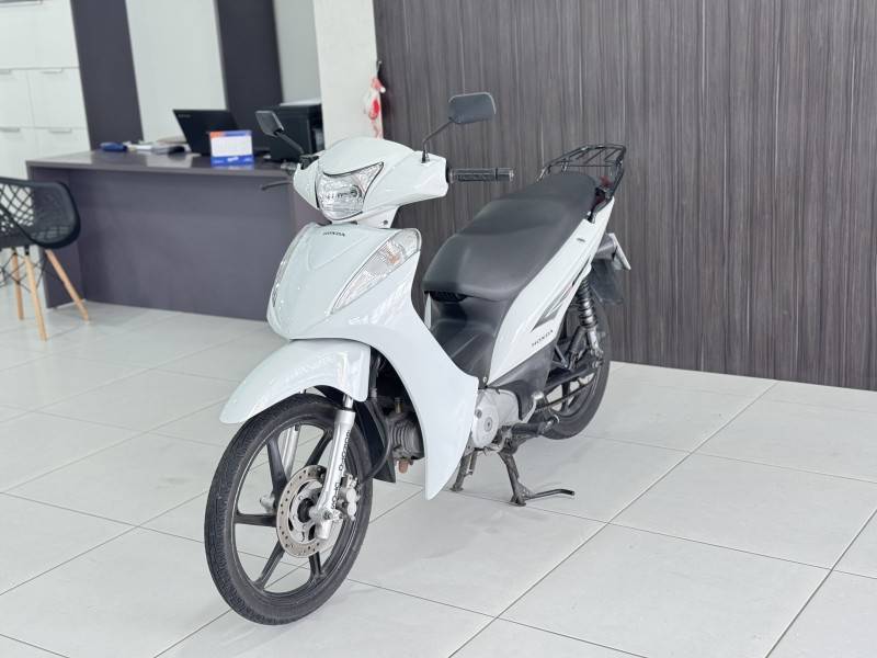 HONDA - BIZ 125 - 2013/2013 - Branca - R$ 12.900,00
