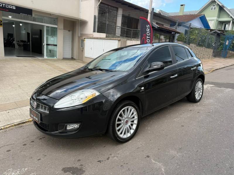 FIAT - BRAVO - 2012/2012 - Preta - R$ 47.900,00