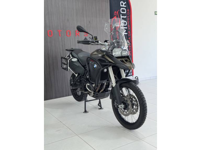 BMW - F 800 - 2016/2016 - Verde - R$ 50.000,00