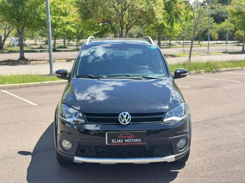 VOLKSWAGEN - CROSSFOX - 2012/2013 - Preta - R$ 48.000,00