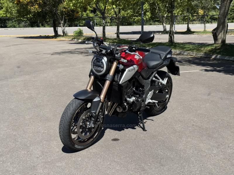 HONDA - CB 650R - 2021/2021 - Vermelha - R$ 50.900,00