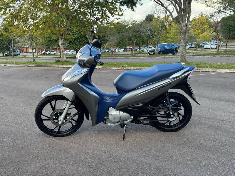 HONDA - BIZ 125 - 2021/2021 - Prata - R$ 15.900,00
