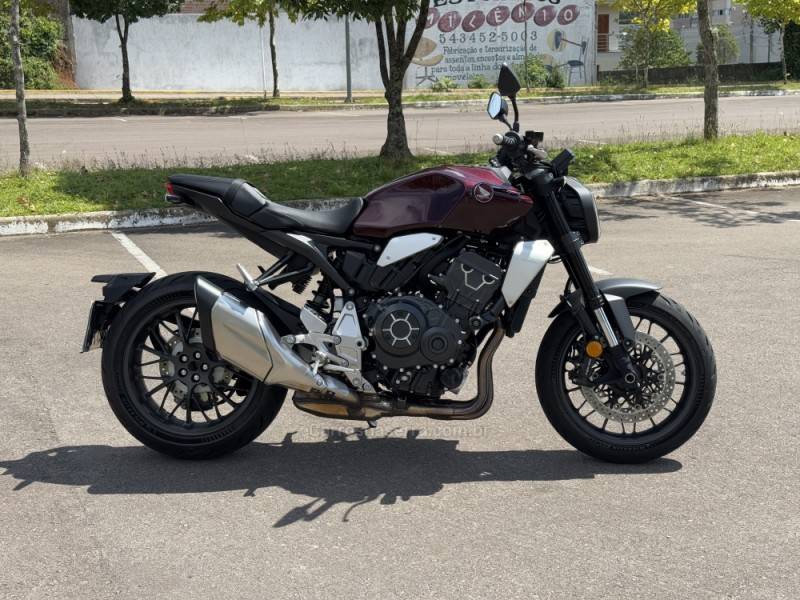 HONDA - CB 1000R - 2023/2024 - Vermelha - R$ 78.900,00