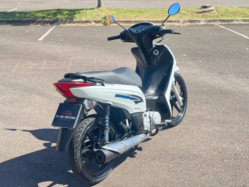 HONDA - BIZ 125 - 2014/2014 - Branca - R$ 12.800,00