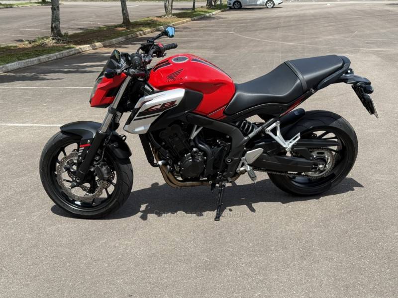 HONDA - CB 650 - 2017/2018 - Vermelha - R$ 45.000,00