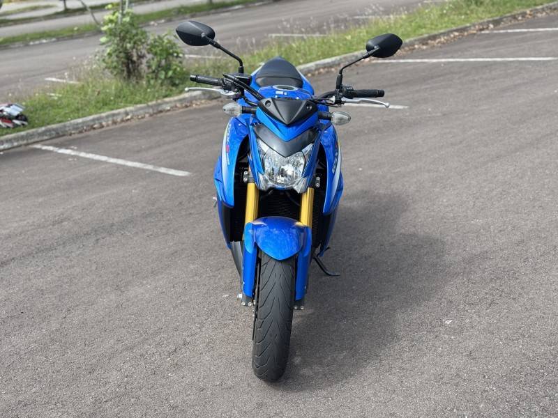 SUZUKI - GSX - 2015/2016 - Azul - R$ 53.900,00