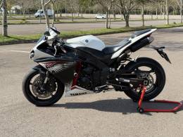 YAMAHA - YZF - 2012/2013 - Branca - R$ 46.900,00