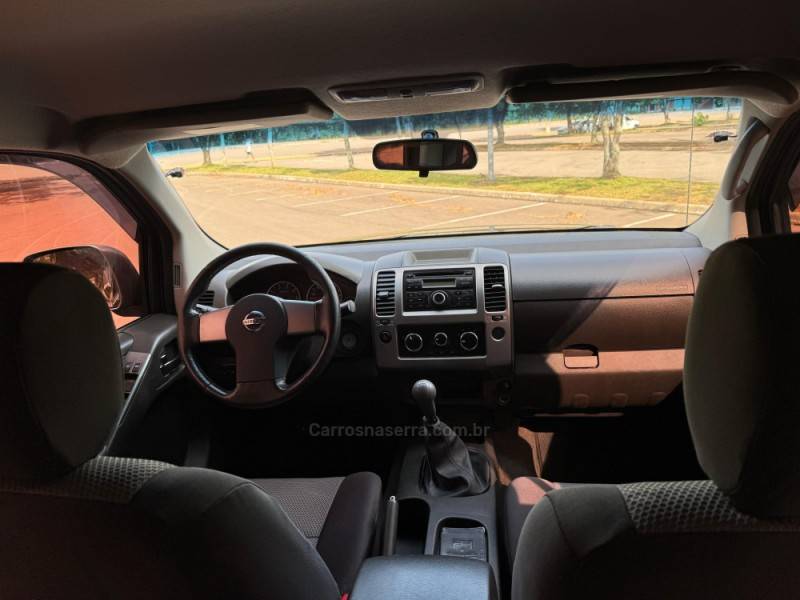 NISSAN - FRONTIER - 2015/2015 - Preta - R$ 109.900,00