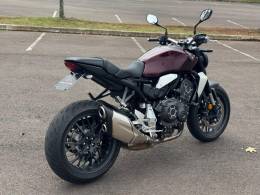 HONDA - CB 1000R - 2023/2024 - Vinho - R$ 73.900,00