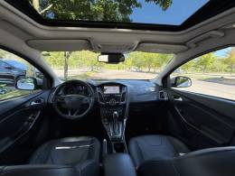FORD - FOCUS - 2015/2016 - Prata - R$ 73.000,00