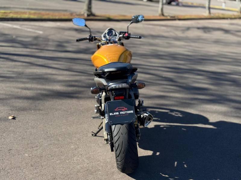 HONDA - CB 600F - 2009/2009 - Dourada - R$ 36.900,00