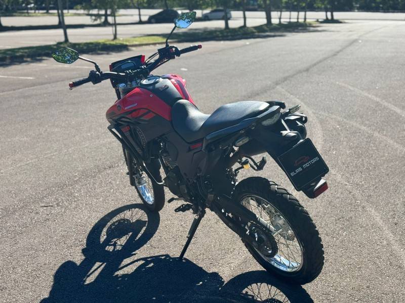 YAMAHA - XTZ 250 - 2022/2023 - Vermelha - R$ 26.900,00