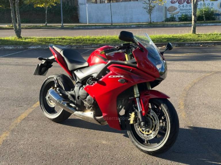 HONDA - CBR 600F - 2014/2014 - Vermelha - R$ 44.900,00