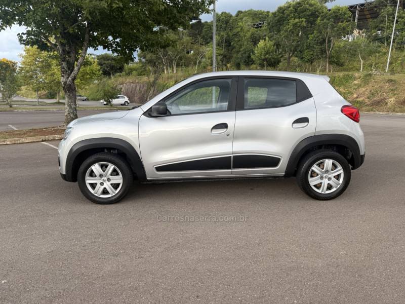 RENAULT - KWID - 2021/2022 - Prata - R$ 48.900,00