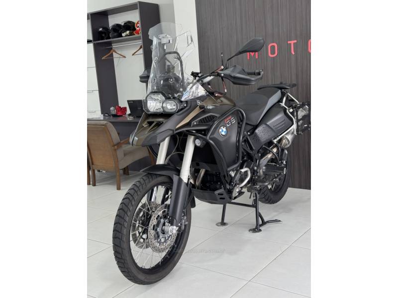 BMW - F 800 - 2016/2016 - Verde - R$ 50.000,00