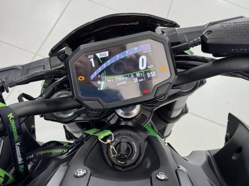 KAWASAKI - Z900 - 2023/2023 - Verde - R$ 58.700,00