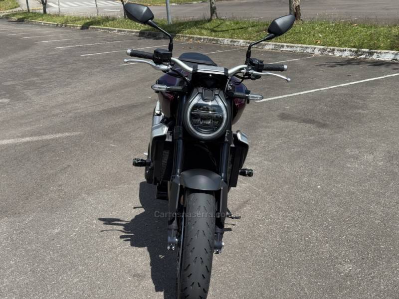 HONDA - CB 1000R - 2023/2024 - Vermelha - R$ 78.900,00