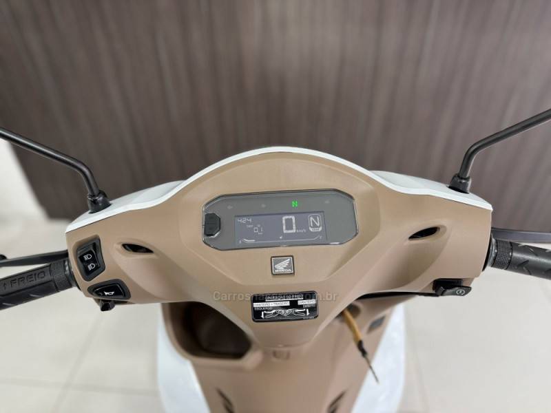 HONDA - BIZ 125 - 2025/2025 - Branca - R$ 20.000,00
