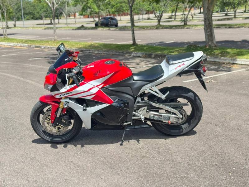 HONDA - CBR 600RR - 2012/2012 - Vermelha - R$ 55.000,00