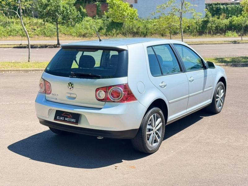 VOLKSWAGEN - GOLF - 2009/2010 - Prata - R$ 47.000,00