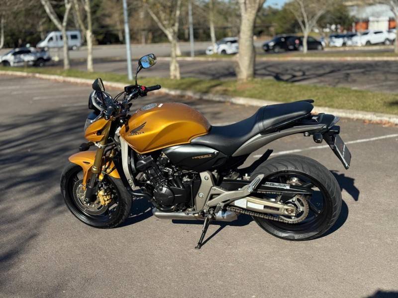 HONDA - CB 600F - 2009/2009 - Dourada - R$ 36.900,00