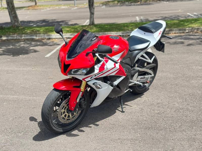 HONDA - CBR 600RR - 2012/2012 - Vermelha - R$ 55.000,00