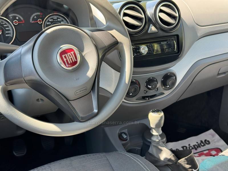 FIAT - PALIO - 2013/2014 - Prata - R$ 42.500,00