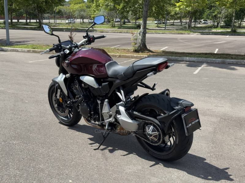 HONDA - CB 1000R - 2023/2024 - Vermelha - R$ 78.900,00