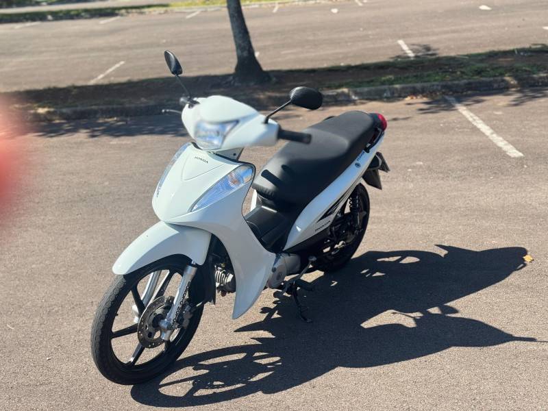 HONDA - BIZ 125 - 2014/2014 - Branca - R$ 12.800,00