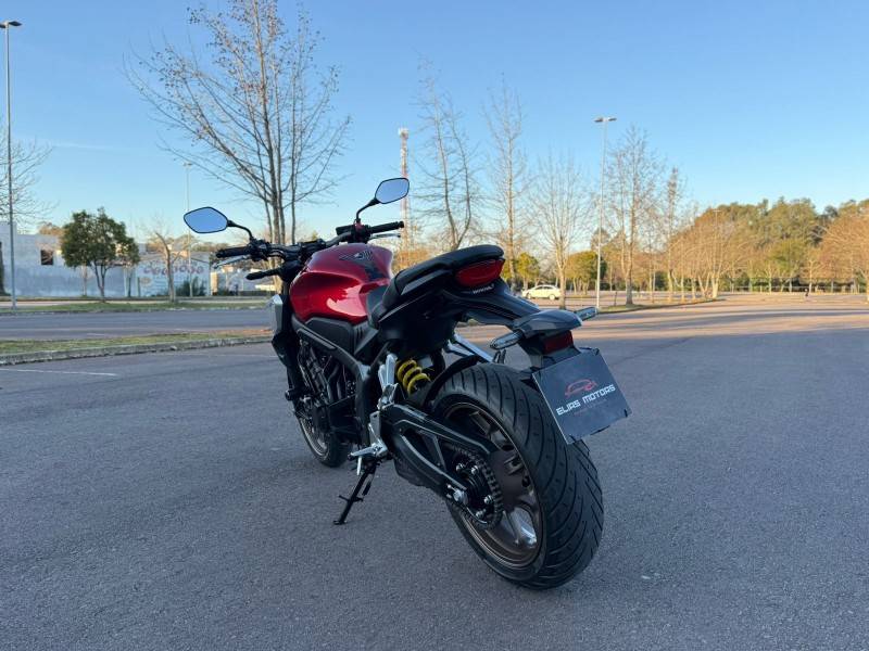HONDA - CB 650R - 2020/2020 - Vermelha - R$ 49.900,00
